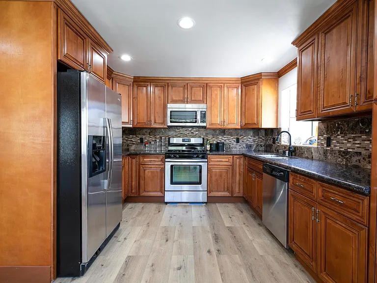 8437 Quartz Ave — Photo 12
