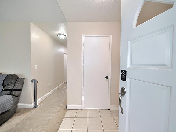 4th image of 4309 Songbird Ct
