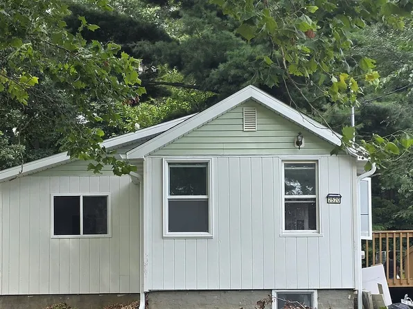 2520 E 34th St, Des Moines, IA 50317