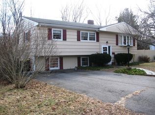 15 School St, Avon, MA 02322