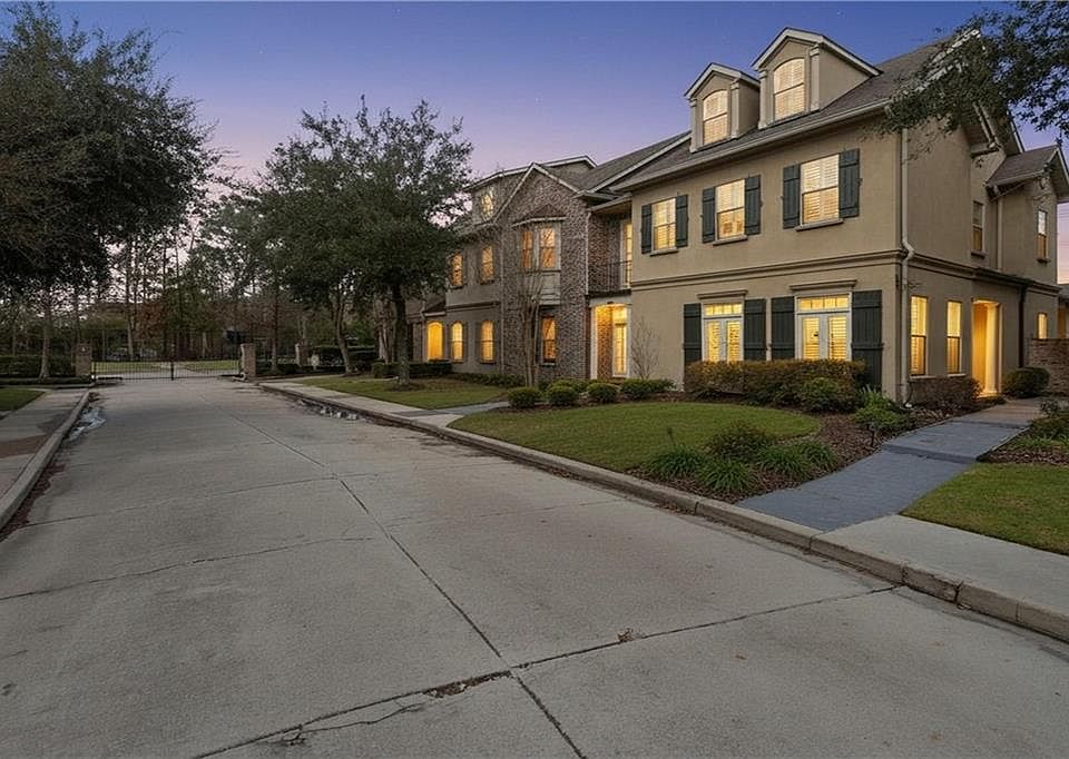 1st image of 1207 Rue Degas