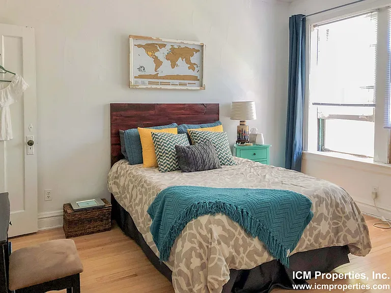 400 W Surf St #1 — Photo 9