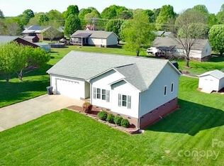 123 Cross Creek Dr, Statesville, NC 28625