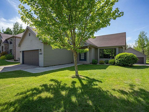 2nd image of 3037 Parkwood Ln