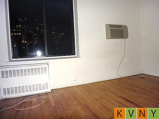 Rented by KVNY Soho | media 57