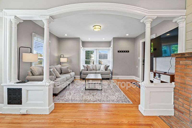 1st image of 22 Lincoln Ave #1