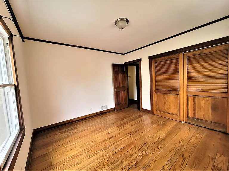 8918 Burton Way — Photo 10
