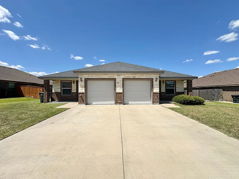 4507 Skyflower Ln — Photo 31