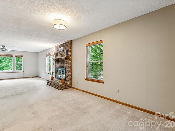 5th image of 6606 Ludell Ln