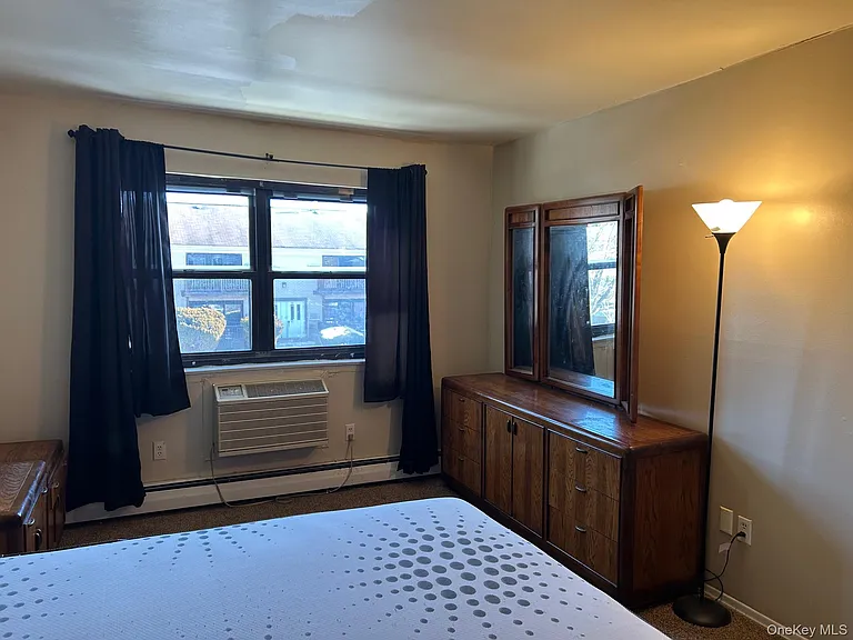 68 Sneden Pl W #68 — Photo 19