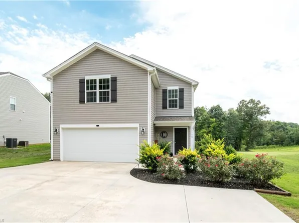 1118 Baileys Chapel Rd, Advance, NC 27006