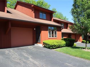 23 Treetop Dr, Fairport, NY 14450