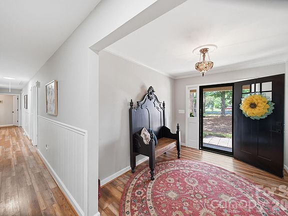 3rd image of 33610 Aaron Rd