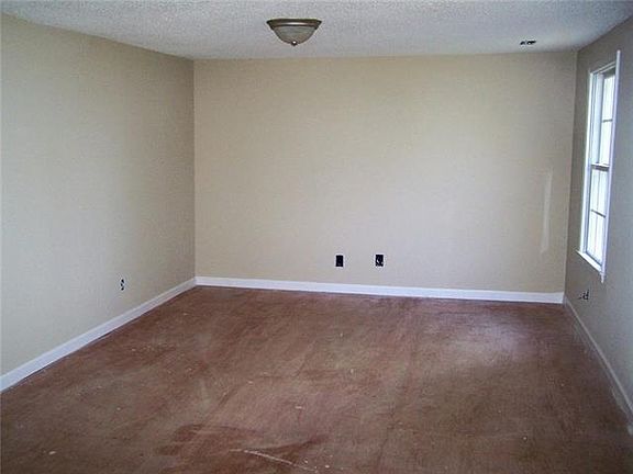 3rd image of 1607 NE Valway Pl NE