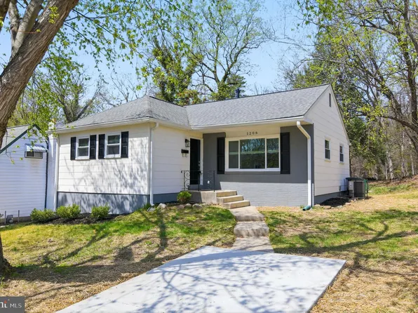 1206 Crisfield Dr, Oxon Hill, MD 20745