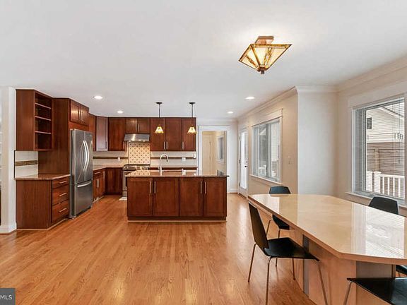 4th image of 1824 Panarama Ct