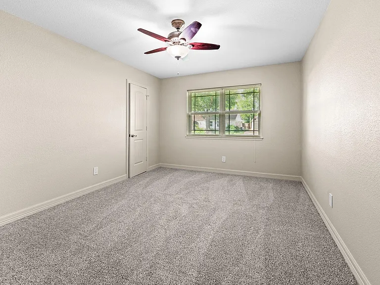2227 Parana Dr — Photo 19