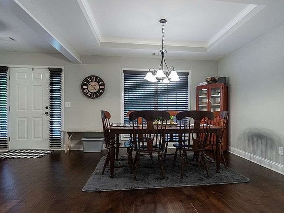 4th image of 388 Belmont Park Dr