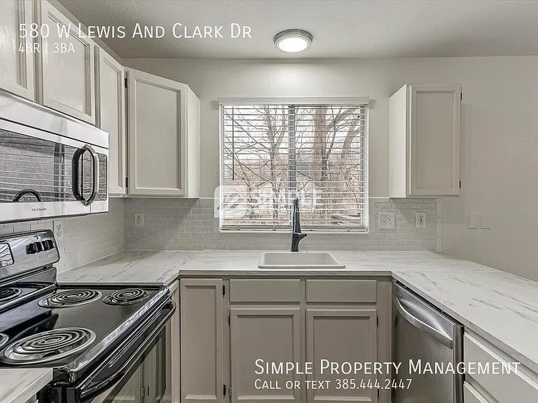 580 W Lewis And Clark Dr — Photo 12
