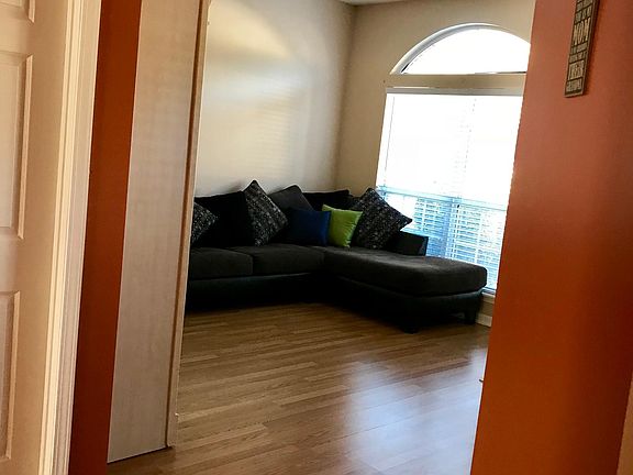 5th image of 2453 Cedar Trace Dr W