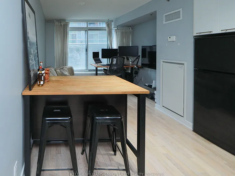 21 Nelson St #221 — Photo 3