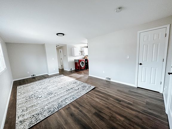 3rd image of 28 Eastwood Dr #2