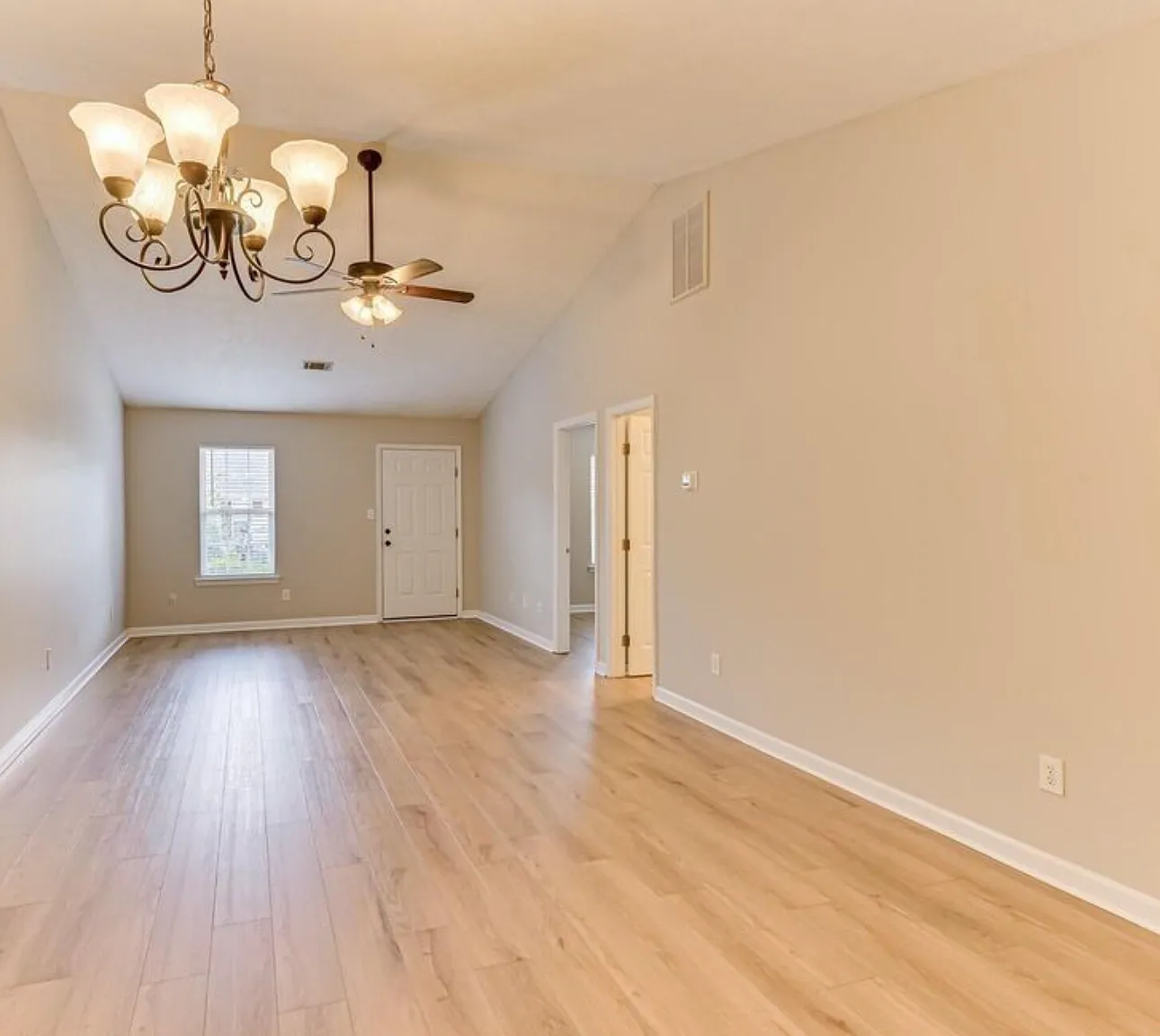 2 bed, 1092 sqft, $1,400 — Photo 1