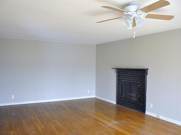 2nd image of 813 W 101st Ter