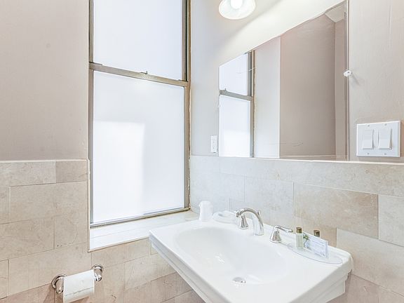 4th image of 144 E 40th St Room 506