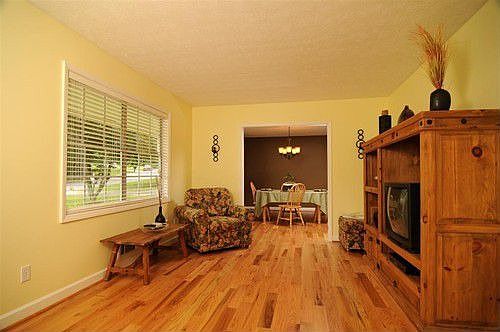 3rd image of 3945 Greenforest Ln
