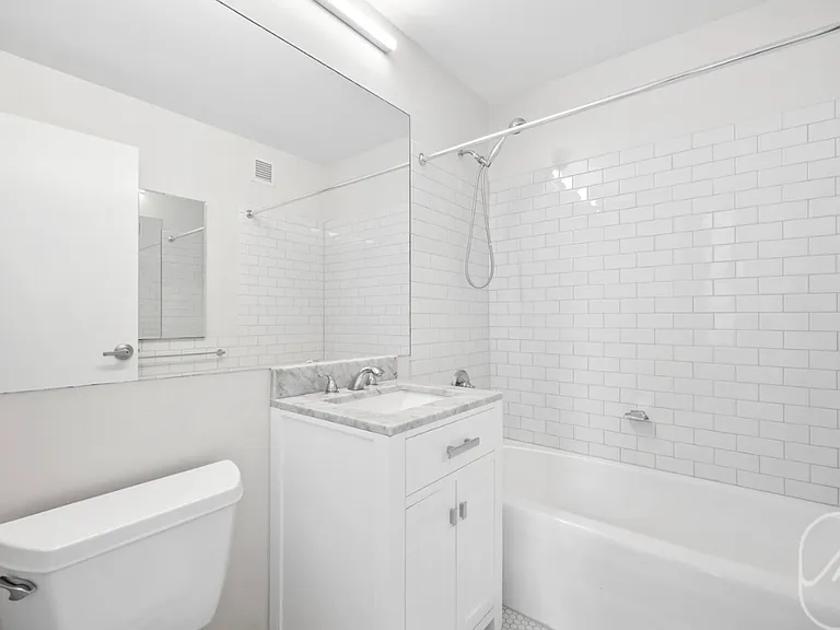 15 Park Row #23E — Photo 9