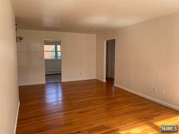2nd image of 148 Regency Park #148