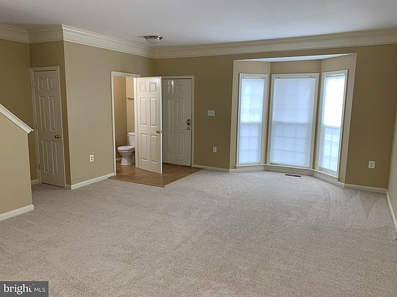4th image of 532 Hotchkiss Dr
