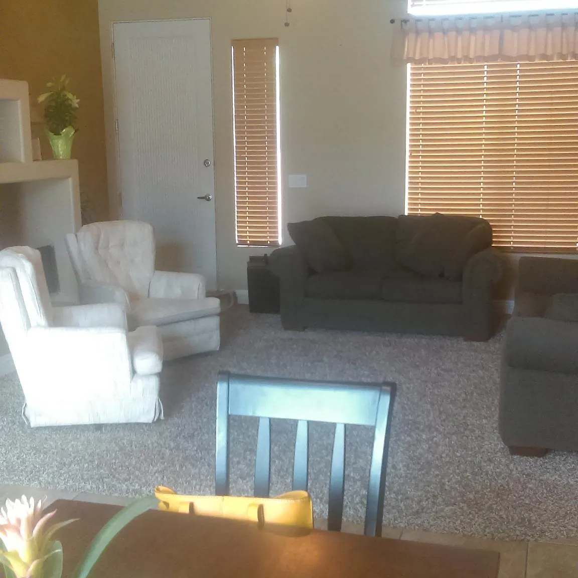 3 bed, 1256 sqft, $2,000 — Photo 4