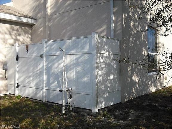 2nd image of 859 Bedford Dr