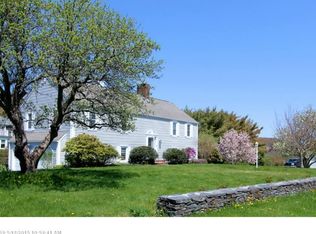 7 Roundabout Ln, Cape Elizabeth, ME 04107