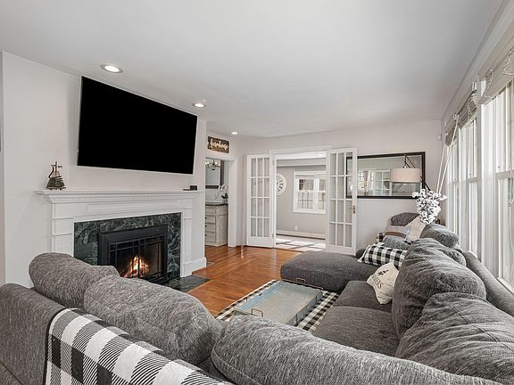 5th image of 902 Terrace Dr
