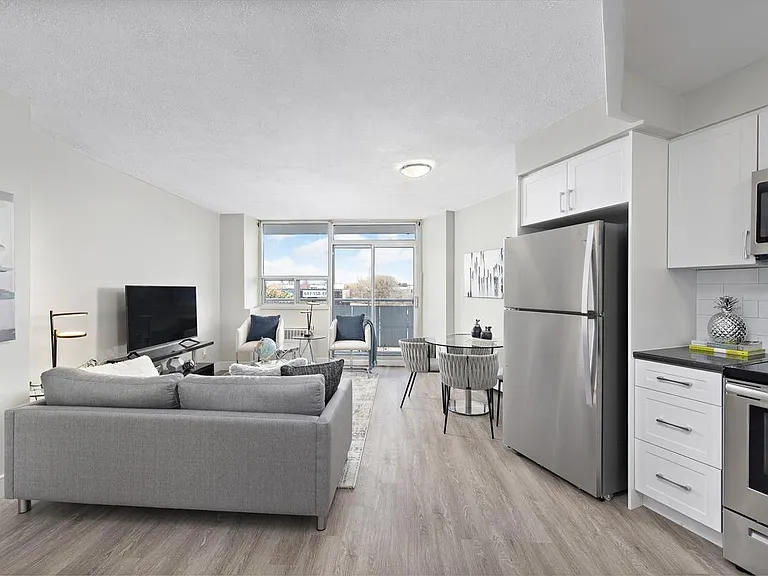 2050 Keele St — Photo 25