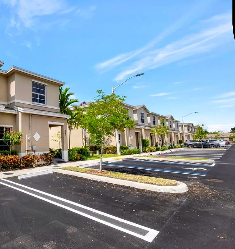 2 bed, 1220 sqft, $2,300 — Photo 3