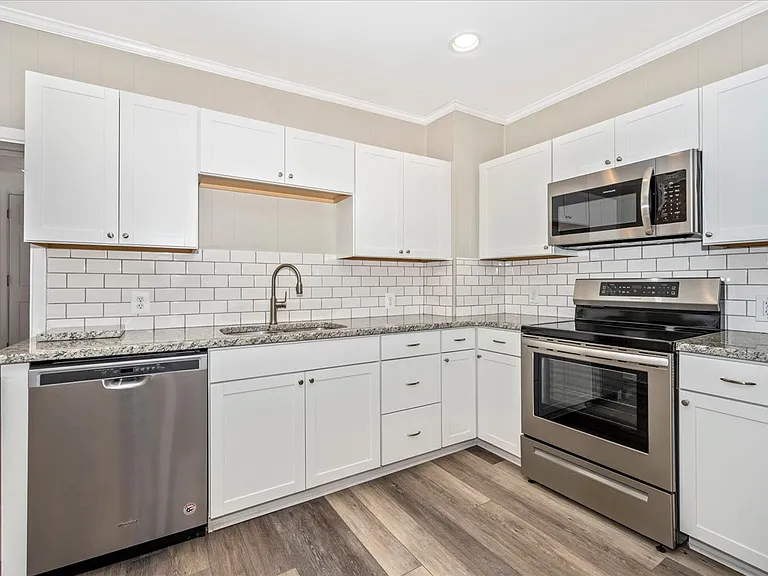 315 W Patrick St — Photo 16