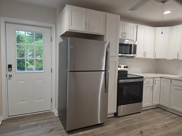 325 Brenda Dr #A — Photo 2