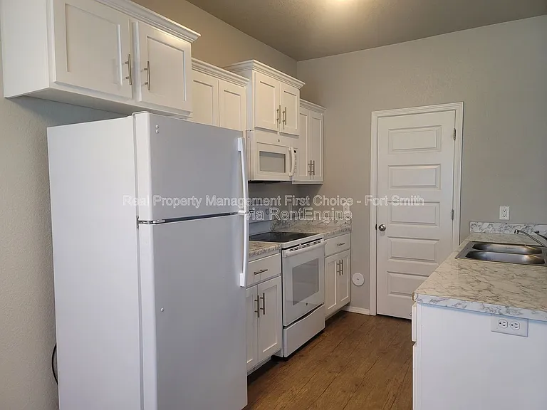 2100 Ingalls Ln #C — Photo 7