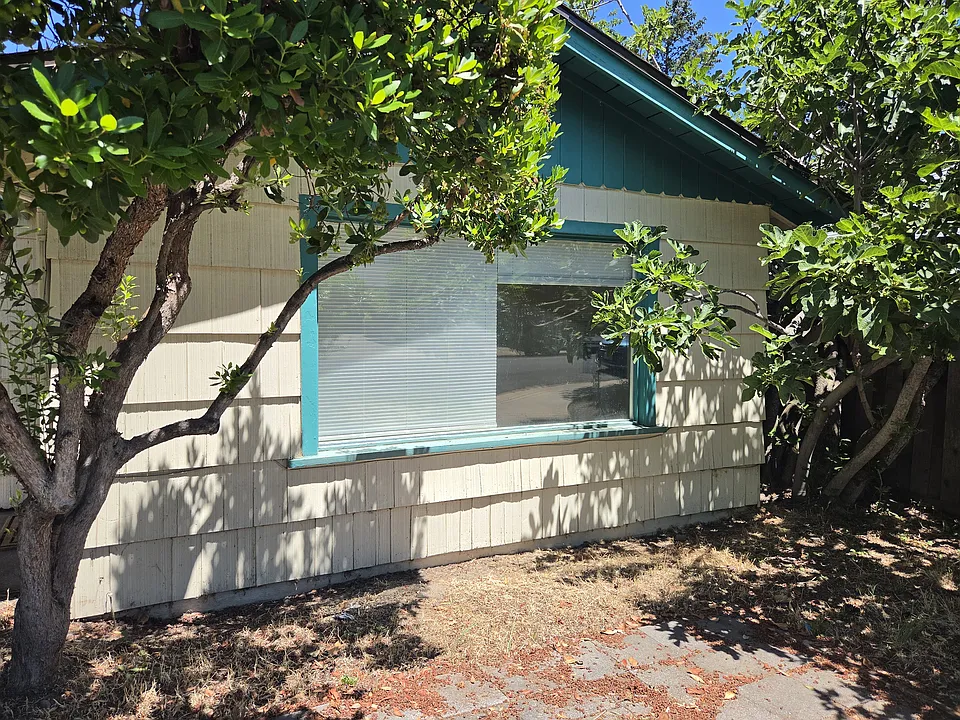 657 C St #2