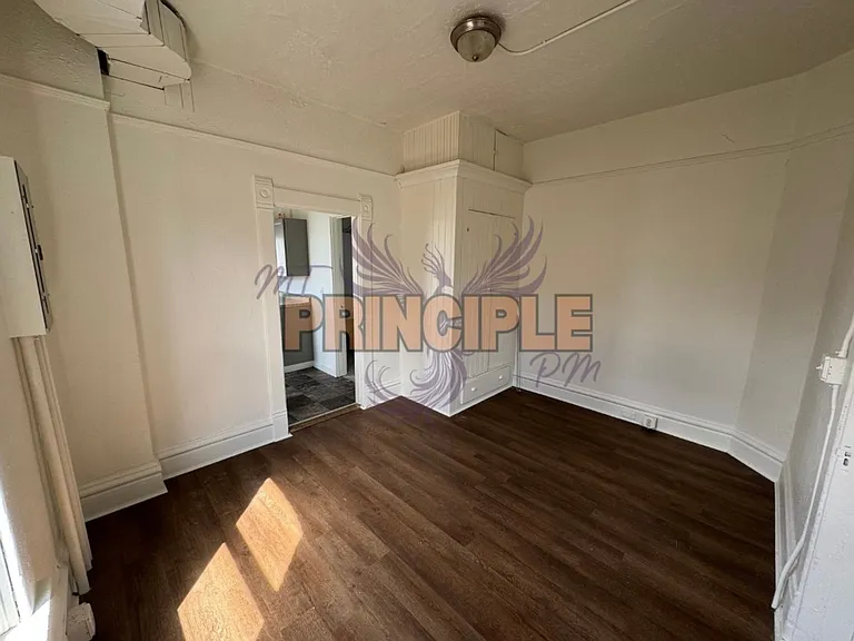 647 S Idaho St — Photo 4