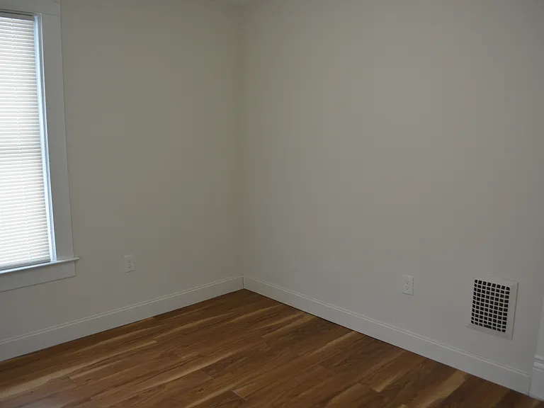 225 Thieme Pl — Photo 9