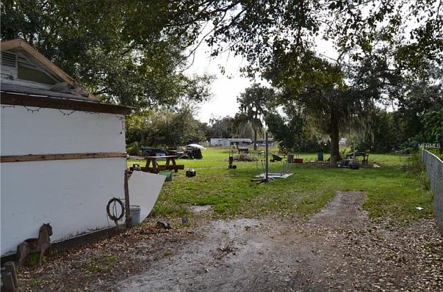 2nd image of 2813 Eaton Ave