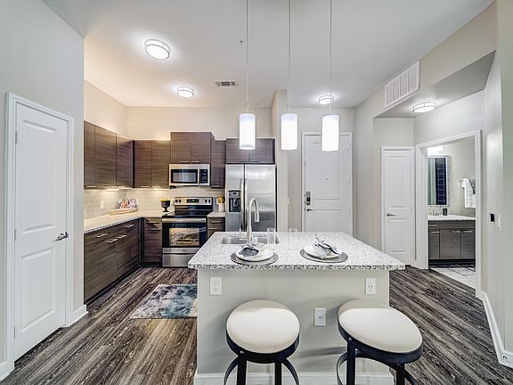 3rd image of 655 Promenade APT 5000