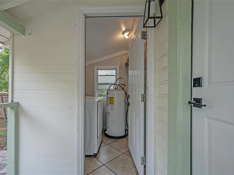 1222 E Curtis St — Photo 23
