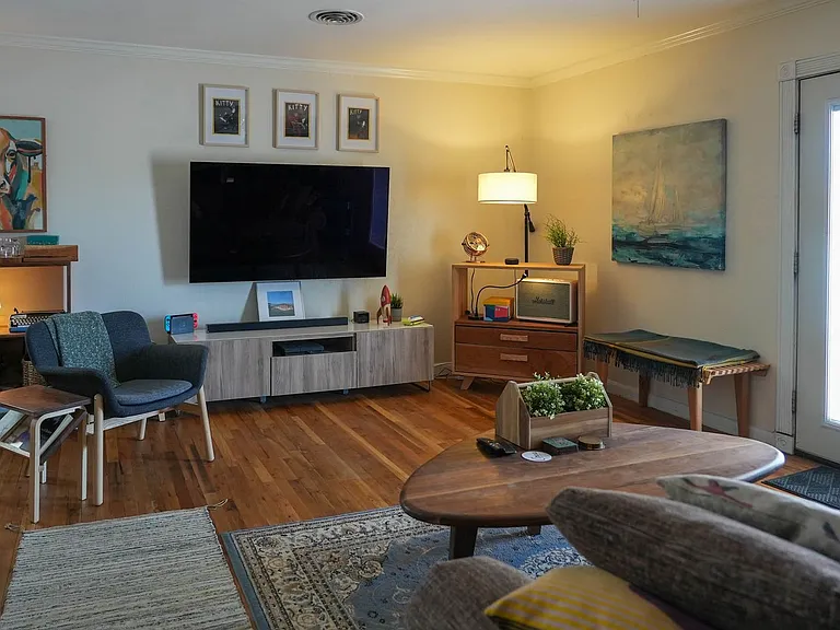 805 W Christopher Dr — Photo 6