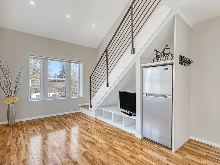 10237 Stratford Ave #B — Photo 13